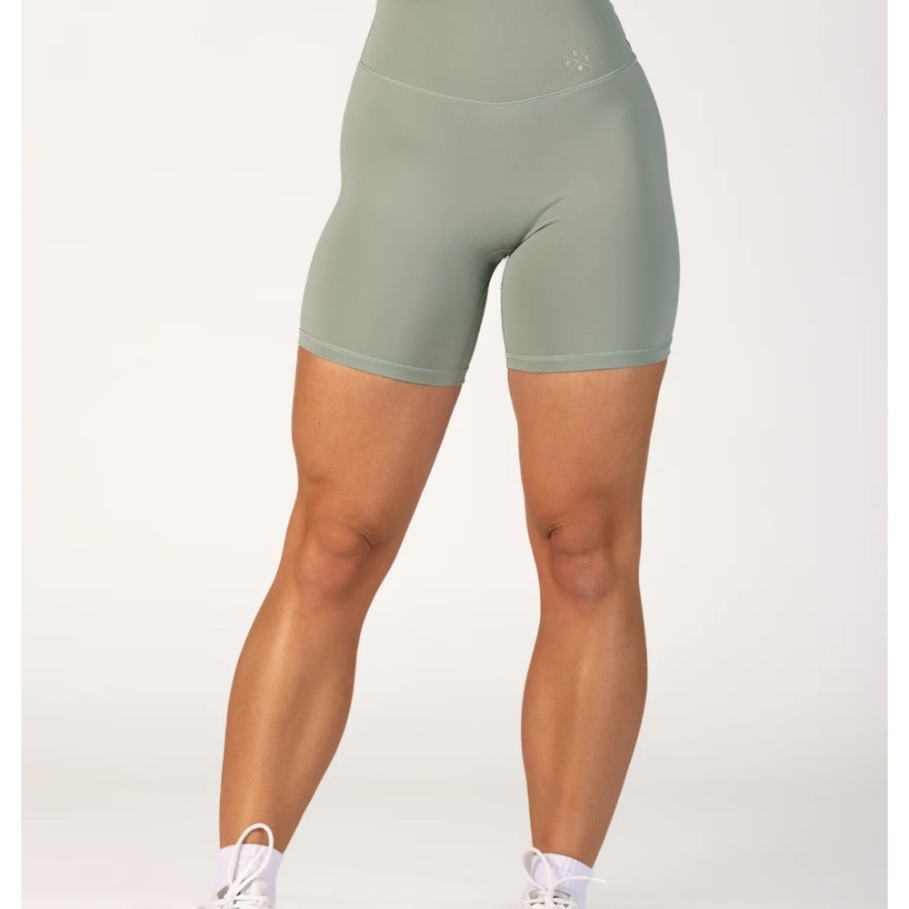 P'tula Green High-Waisted Bike Shorts